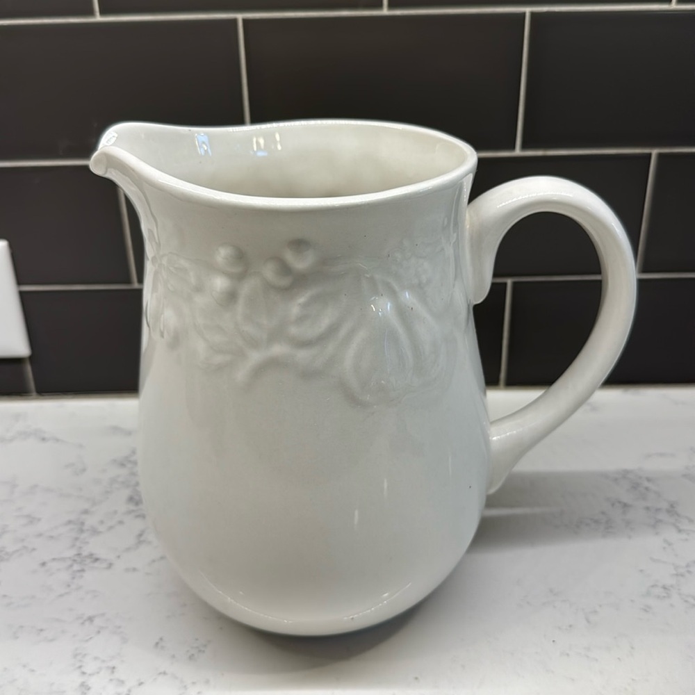 Gibson Housewares Raised Embossed Fruit “flourish” Large Pitcher 72oz white
